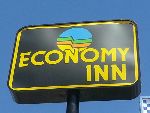 Economy Inn image 17