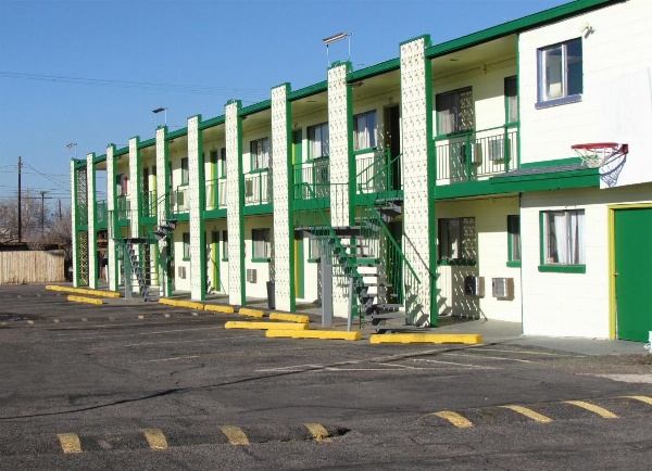 Economy Inn image 8